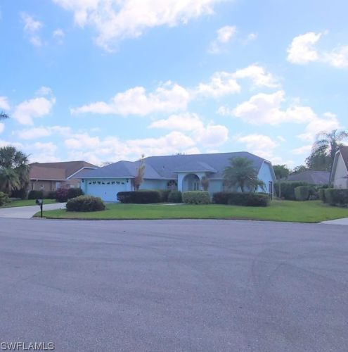 6800 Weatherby Ct, Naples, FL 34104-8372