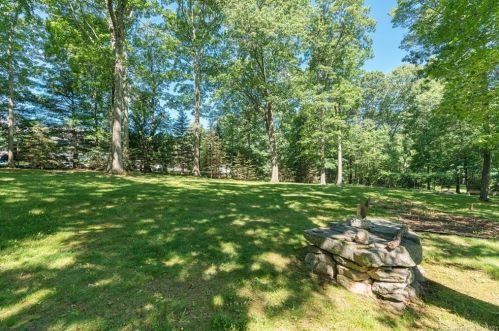 73 Notch Rd, Manchester CT  06043-7421 exterior