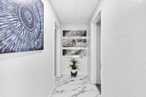 689 7th Ter, Dania Beach FL  33004-3832 exterior