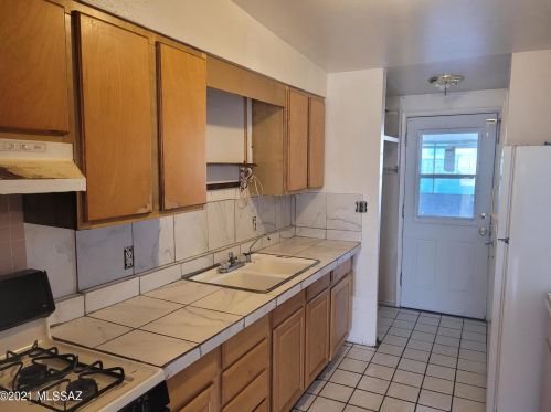 1926 Mistletoe Cir, Tucson, AZ 85713-2603