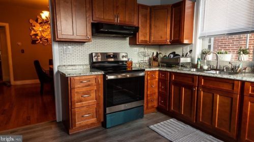 2927 Derry St, Harrisburg PA 17111-1644 exterior