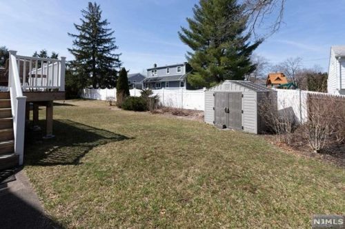 552 Princeton St, N Milford NJ  07646-2015 exterior