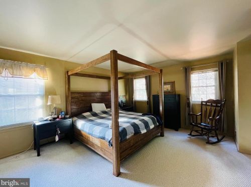 36 Danielle Ct, Trenton NJ 08648-1452 exterior