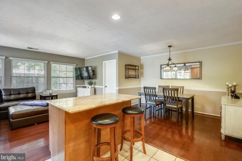 7827 Mulberry Bottom Ln, Springfield VA  22153-2314 exterior