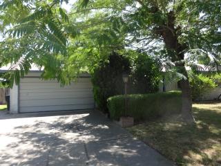 3000 Sandhurst Ct, Sacramento, CA 95821-4419