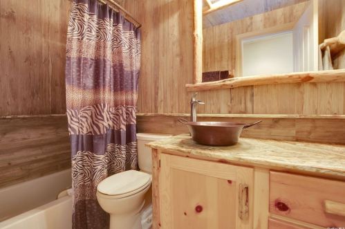 162 Miller Place Rd, Miller Place NY  11764-2803 exterior