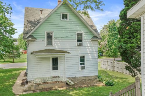 532 Lum Ave, Waterloo, WI 53594-1123