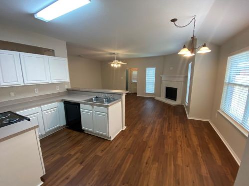 12308 Rolling Ridge Dr, Burleson TX  76028-7562 exterior