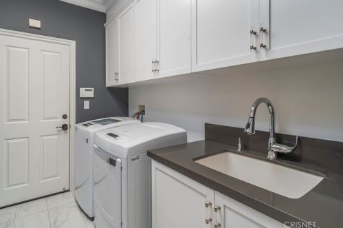 26173 Lone Rock Ct, Santa Clarita CA  91381-0647 exterior