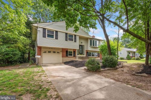 610 Hamilton Dr, Riverton, NJ 08077-4251