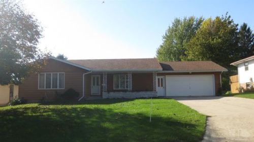 1425 Olive St, Roselle, IA 51401-1845