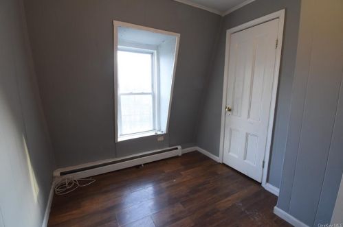 79 Main St, Port Jervis NY  12771-2111 exterior