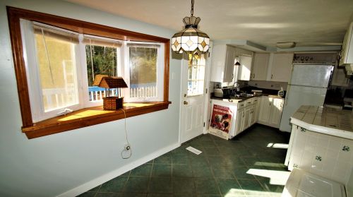 17 Shr Dr, Raymond NH 03077-1313 exterior