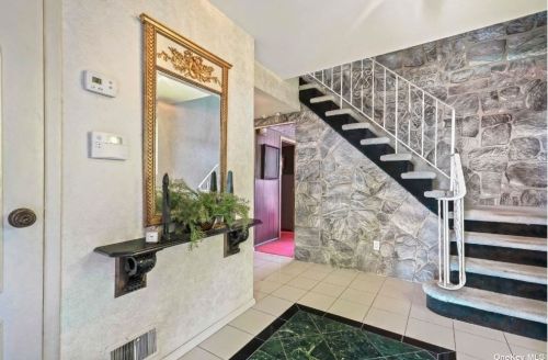163-39 85th St, Jamaica, NY 11414-1210