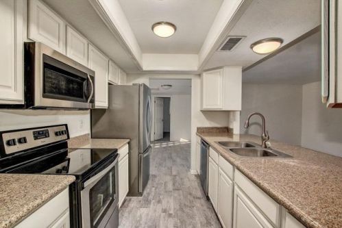15407 55th Dr, Glendale, AZ 85306-3002