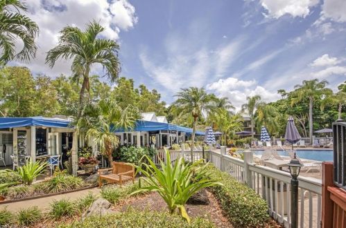 600 Neapolitan Way, Naples FL  34103-8568 exterior