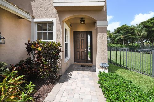 8938 Hidden Acres Dr, Boynton Beach FL  33473-4854 exterior