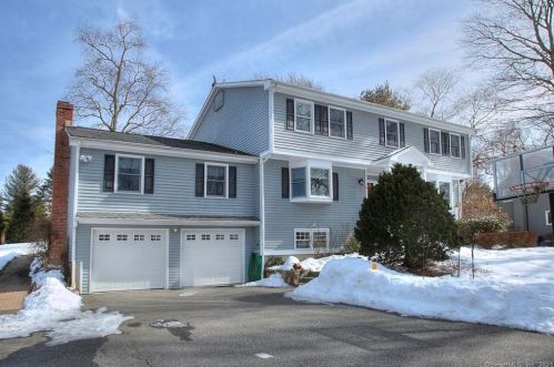 110 Aspen Ln, Bridgeport, CT 06611-6402