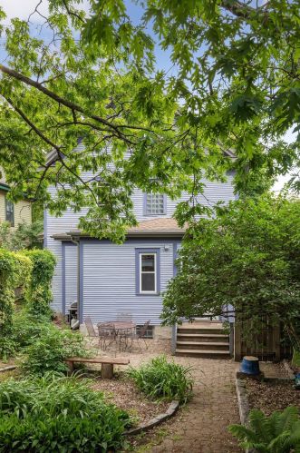 2362 James Ave, Minneapolis MN 55411-1935 exterior