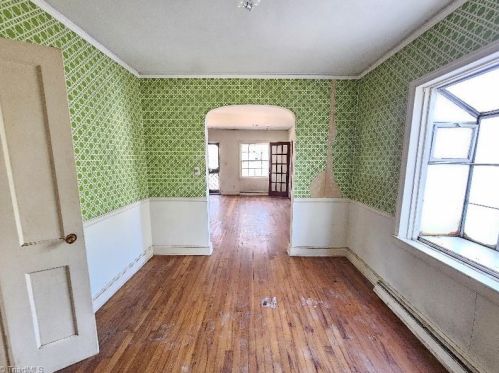 1521 Colonial Ave, Greensboro NC  27408-4907 exterior