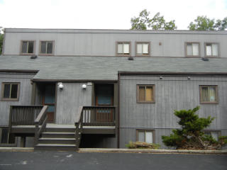 77 Cross Country Ln, Tannersville, PA 18372-7946