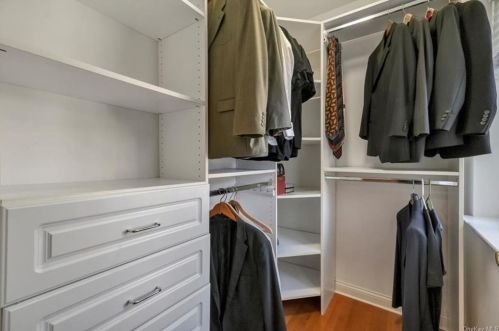 40 Briarbrook Dr, Briarcliff NY  10510-2075 exterior