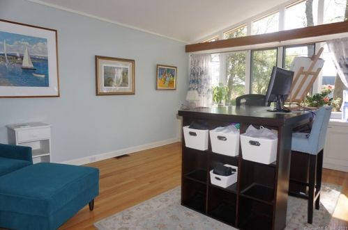 180 Long Hill Rd, Wallingford CT  06492-4934 exterior