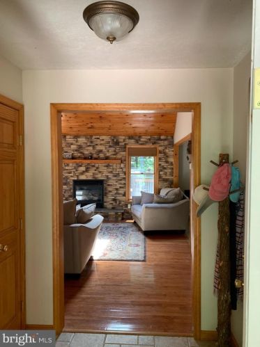 19 Delaware Dr, Hazle Township, PA 18202-8101