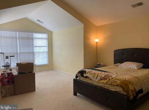 6766 Sycamore Park Dr, Haymarket VA  20169-2995 exterior