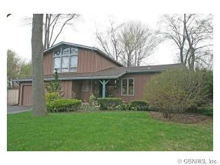 5 Deschel Dr, Rochester, NY 14626-4205