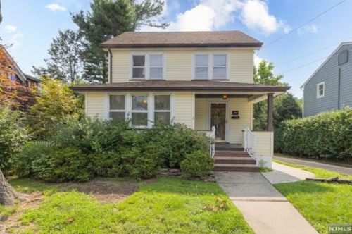 296 Genther Ave, Oradell, NJ 07649-2109