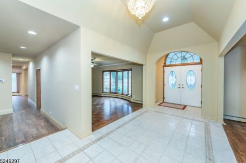 5 Round Hill Ter, Kinnelon NJ  07405-3217 exterior