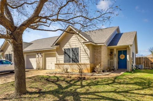 160 Prairie Springs Loop, Georgetown TX  78626-4783 exterior