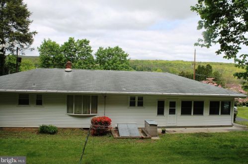 123 Donald Ave, Primrose, PA 17901-8879