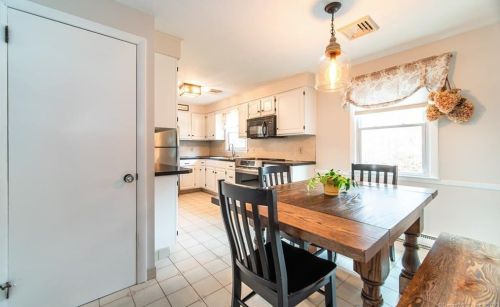 148 Dorothy Dr, Middletown CT  06457-5304 exterior