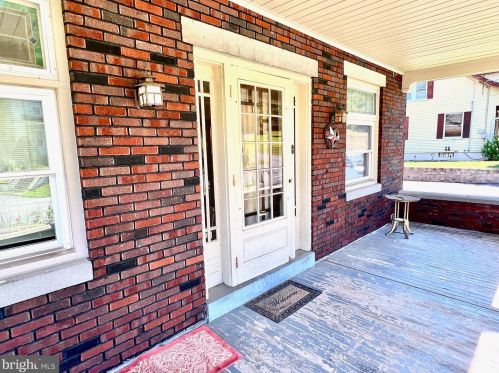 1349 Fritztown Rd, Swartzville, PA 17569-9111