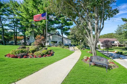 26 Richmond Blvd, Hauppauge NY 11779-3432 exterior