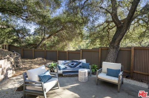 328 Topanga Canyon Blvd, Topanga CA  90290-3838 exterior