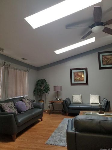 137 Swan Ct, Poughkeepsie NY  12603-6971 exterior