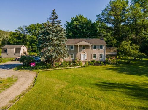 19 Allens Corner Rd, Flemington NJ  08822-5620 exterior