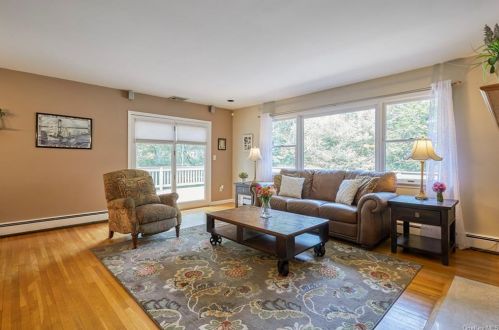 163 Teakettle Spout Rd, Mahopac NY  10541-4250 exterior