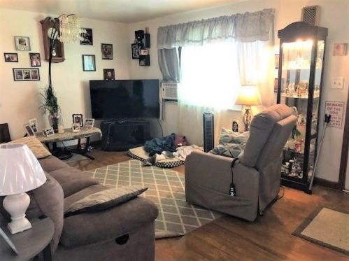 3177 Vermont Dr, New Kensington, PA 15068-3564
