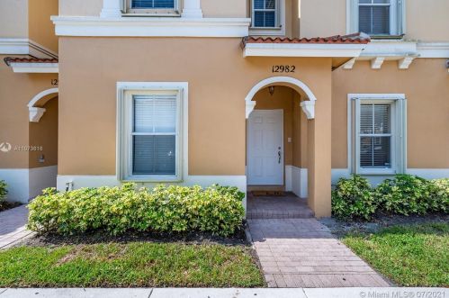 12982 32nd St, Hollywood, FL 33027-5339