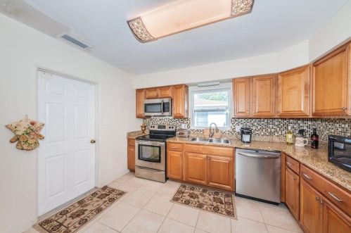 781 58th Ave, Saint Petersburg FL  33703-1601 exterior