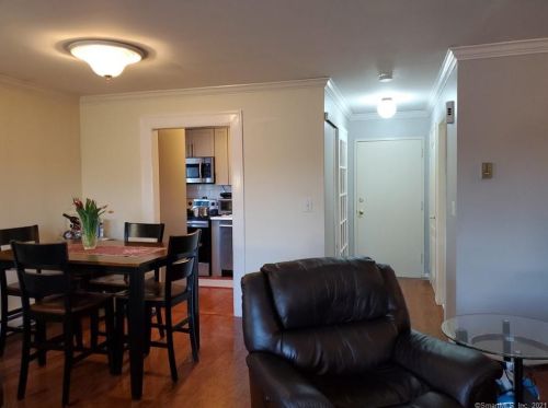 14 Forest Lawn Ave, Stamford, CT 06905-4325
