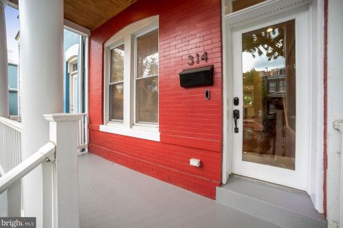 314 13th St, Washington, DC 20002-6326