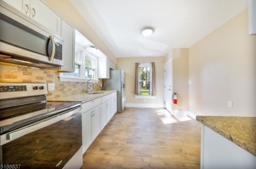 320 Knowlton St, Belvidere NJ  07823-1824 exterior