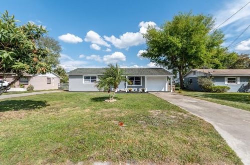 31826 Blanton Ln, Tavares, FL 32778-4522