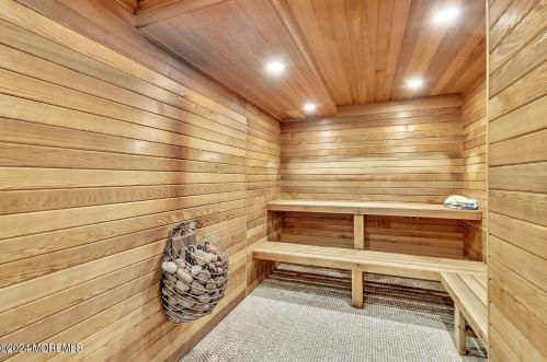 3 Equinox Ln, East Freehold NJ  07728-8652 exterior