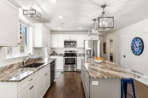 23 Holts Point Rd, Sandown NH  03873-2517 exterior
